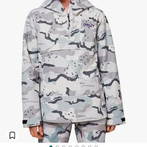 Women’s Oakley Pullover Snowboarding Jacket